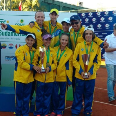 Sulamericano (Paraguai)2017-3º Lugar Amanda Oliveira, Caca Laydner, Malu Oliveira